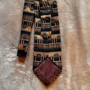 CHRISTIAN DIOR 100% Silk Black and Gold Patterned Formal Neck Tie - 58 Inches